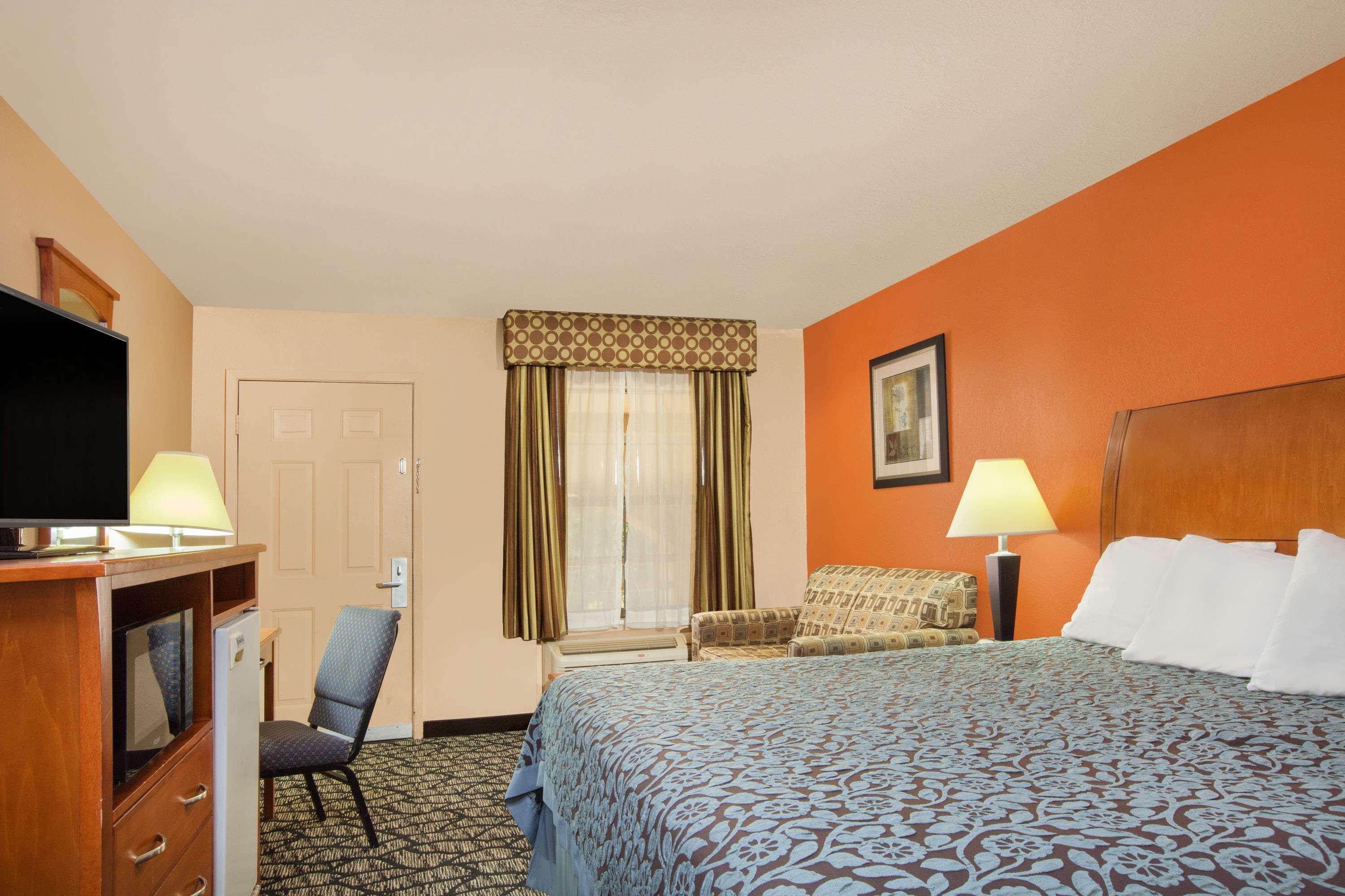 Days Inn By Wyndham Centerville Exteriör bild